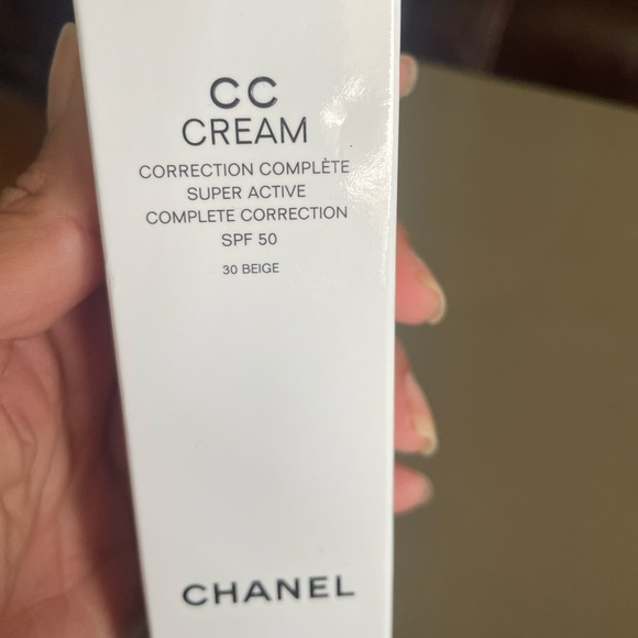 Chanel CC Cream SPF 50 - 30 Beige - Picture 2 of 2